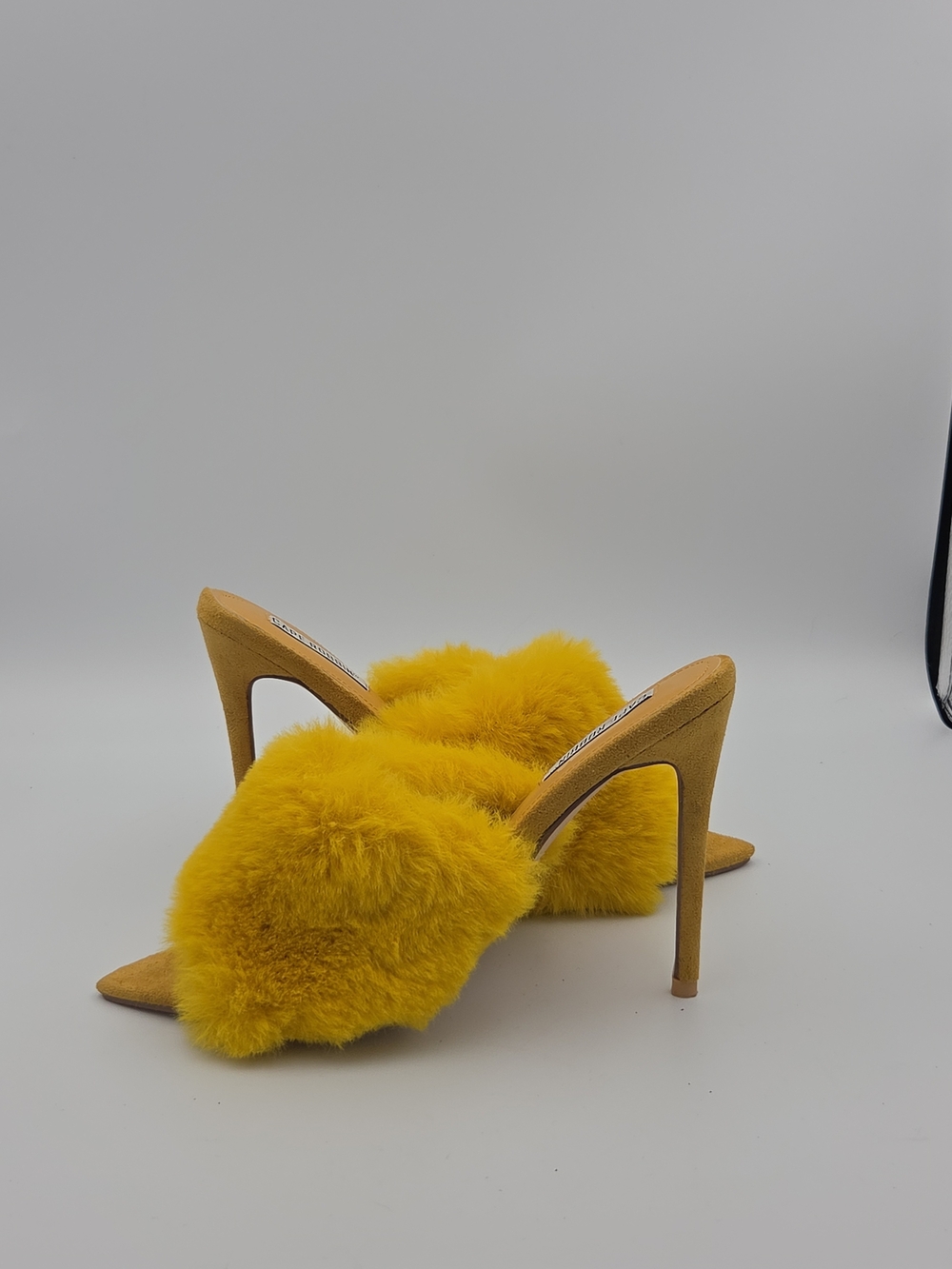 Cape Robbin Yellow Fuzzy Slide Mules Size 8 - Picture 5 of 12